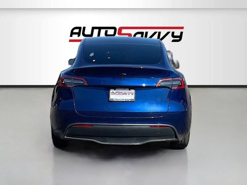 Used 2024 Tesla Model Y 2WD image 6