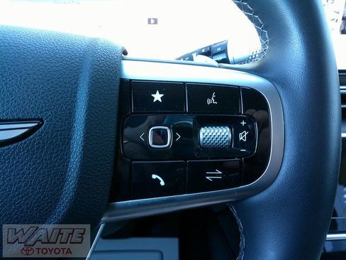 Used 2025 Genesis GV80 2.5T Standard image 14