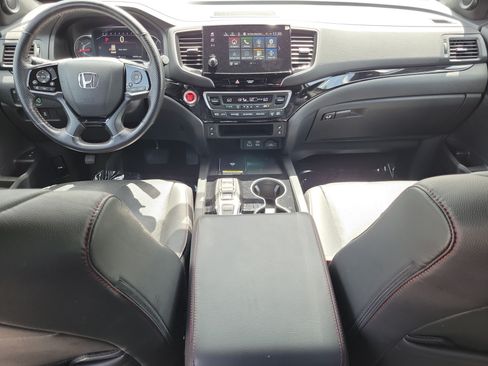 Certified 2024 Honda Passport Black Edition image 13
