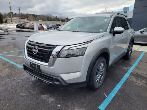 New 2025 Nissan Pathfinder SV w/ Cargo Package image 9