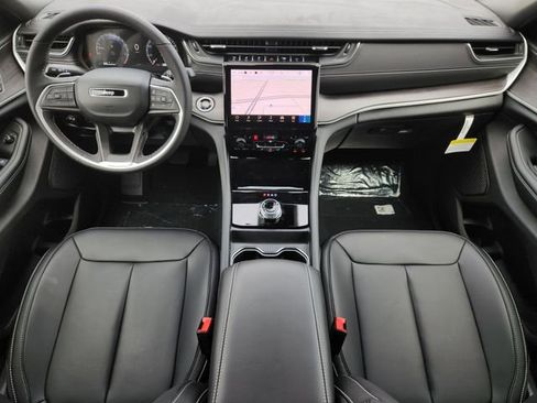 New 2025 Jeep Grand Cherokee Limited w/ Black Appearance Package image 20