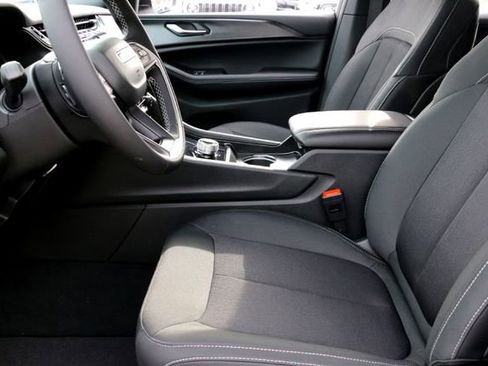 New 2025 Jeep Grand Cherokee L Laredo w/ Luxury Tech Group I image 9