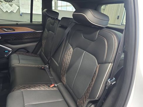 New 2026 Jeep Grand Cherokee Summit AWD/4WD image 14