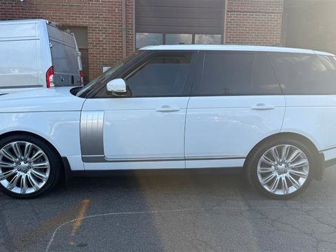 Used 2019 Land Rover Range Rover HSE image 2