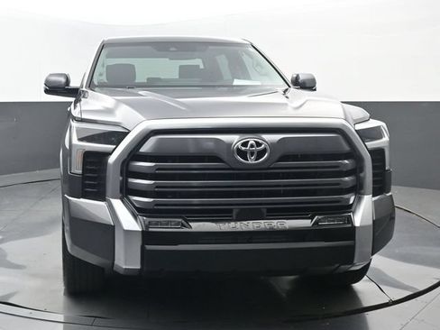 Used 2024 Toyota Tundra Limited AWD/4WD image 21