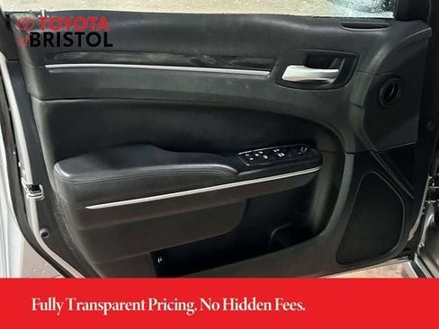 Used 2018 Chrysler 300 Touring L AWD/4WD image 24