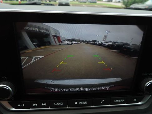 Certified 2024 Nissan Rogue SV image 29