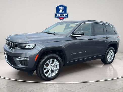 Certified 2023 Jeep Grand Cherokee Limited AWD/4WD image 3