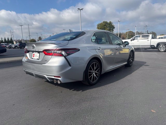 Used 2024 Toyota Camry SE w/ Cold Weather Package FWD image 7
