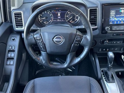 Used 2024 Nissan Frontier SV w/ SV Convenience Package image 16