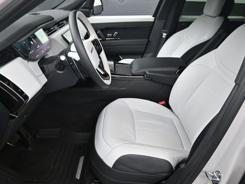 Used 2025 Land Rover Range Rover Sport Dynamic SE AWD/4WD image 5