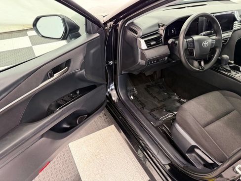 Used 2025 Toyota Camry LE FWD image 32