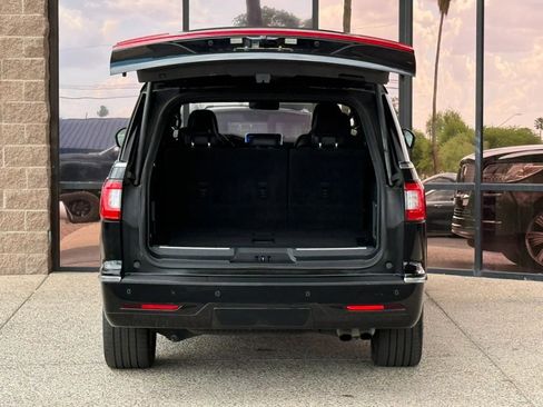 Used 2018 Lincoln Navigator L Reserve image 31