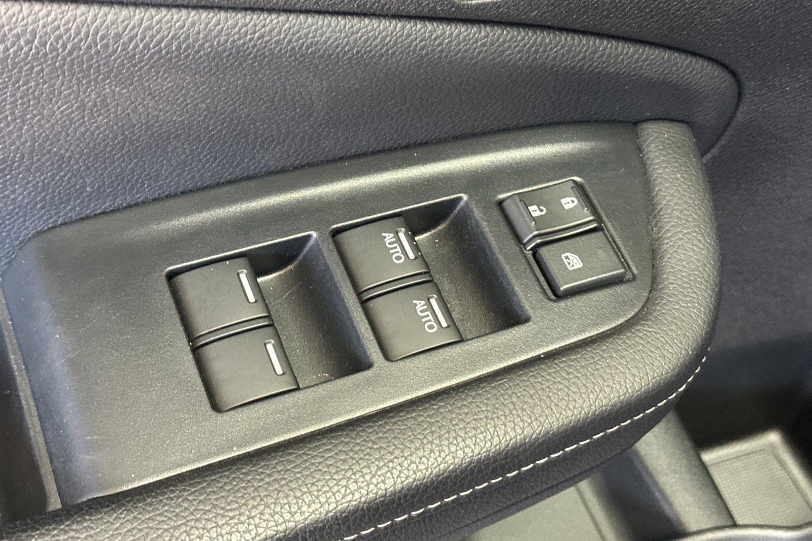 Used 2023 Honda Passport Elite image 14
