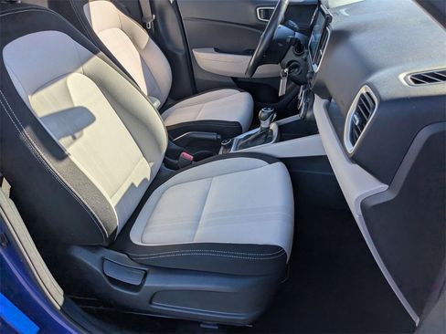 Used 2023 Hyundai Venue SEL image 27