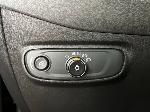 Used 2023 Chevrolet Equinox LS FWD image 13