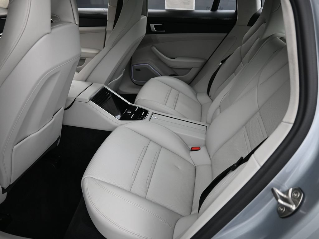 Certified 2022 Porsche Panamera GTS AWD/4WD image 7