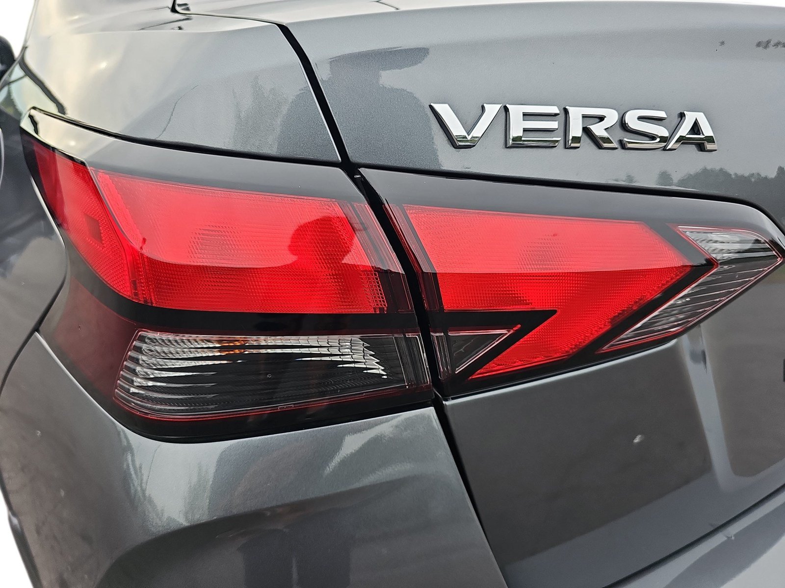 Used 2025 Nissan Versa S w/ Trunk Package FWD image 32