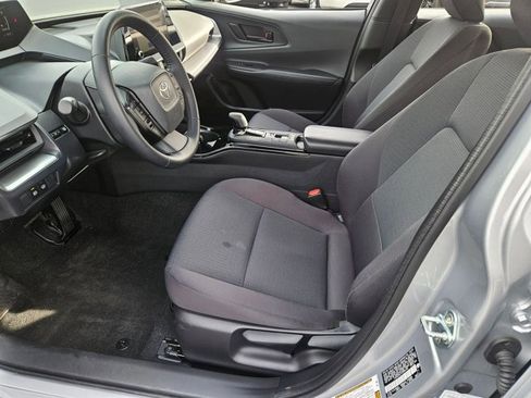 Used 2025 Toyota Prius LE image 14