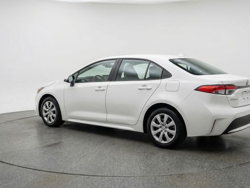 Used 2025 Toyota Corolla LE image 6