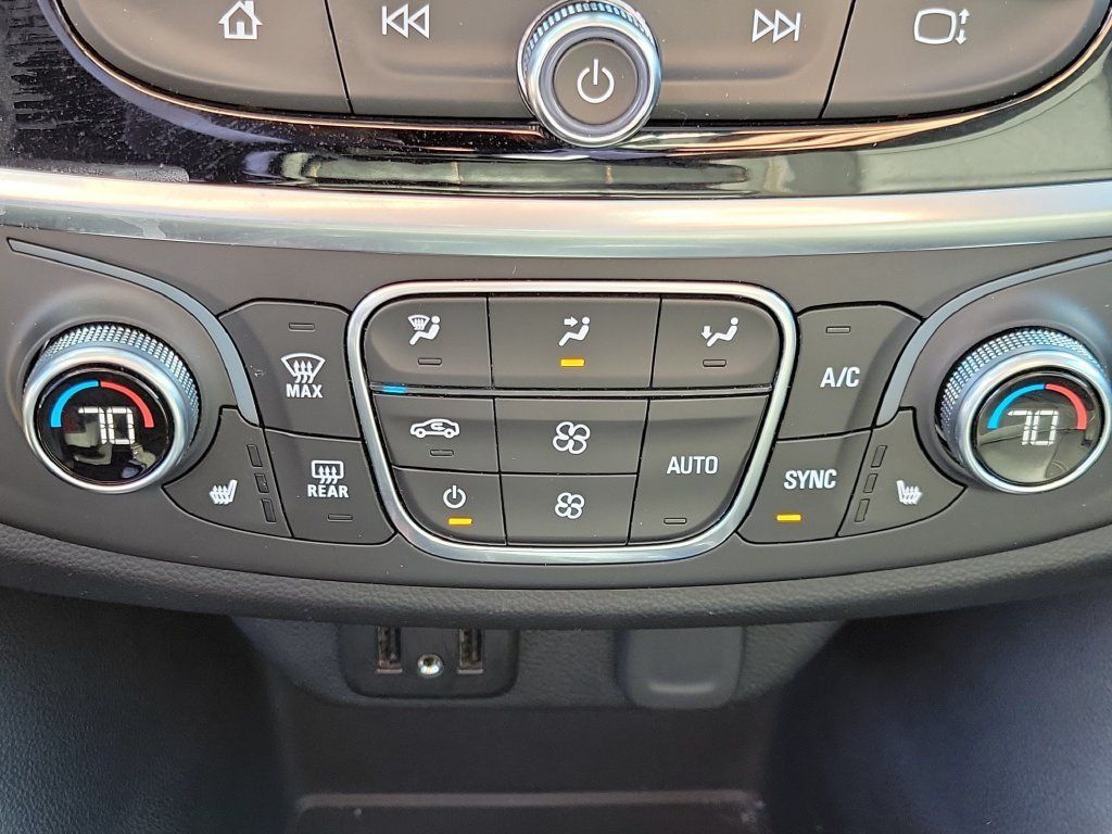 Used 2019 Chevrolet Traverse RS AWD/4WD image 32