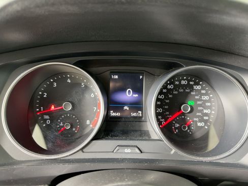 Used 2020 Volkswagen Tiguan SE image 16