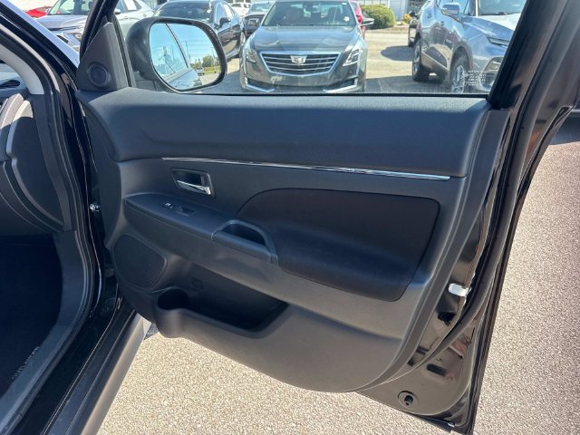 Used 2025 Mitsubishi Outlander Sport AWD image 13