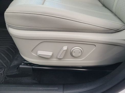 Certified 2023 Kia Sorento S w/ Panoramic Sunroof Package FWD image 16