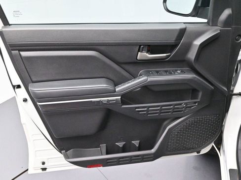 Used 2024 Toyota Tacoma TRD Off-Road AWD/4WD image 9