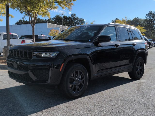 New 2027 Jeep Grand Cherokee Altitude RWD image 7