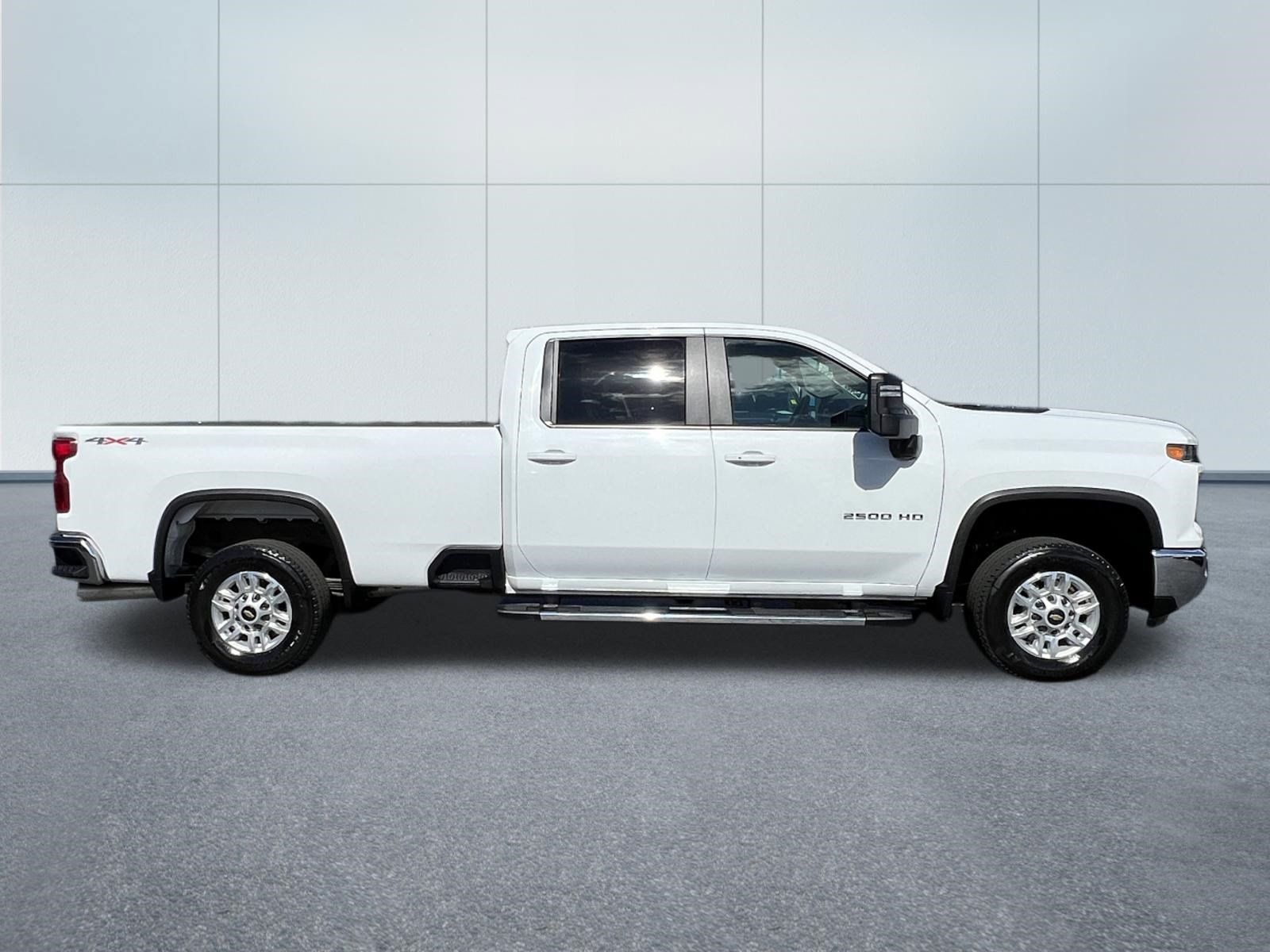 Used 2025 Chevrolet Silverado 2500 LT w/ Safety Package AWD/4WD image 7