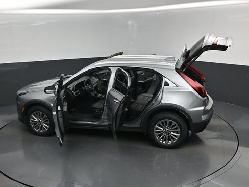 Used 2024 Cadillac XT4 Premium Luxury FWD image 17