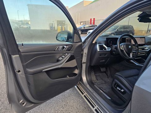 Used 2024 BMW X7 xDrive40i image 22