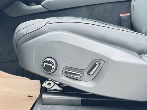 New 2026 Volvo XC90 B6 Plus w/ Protection Package image 14