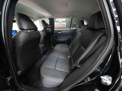 Used 2025 Toyota Corolla Cross XLE AWD/4WD image 23