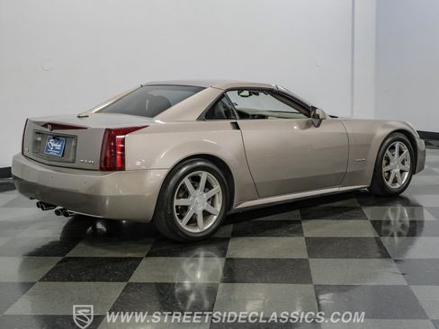 Used 2005 Cadillac XLR RWD image 13