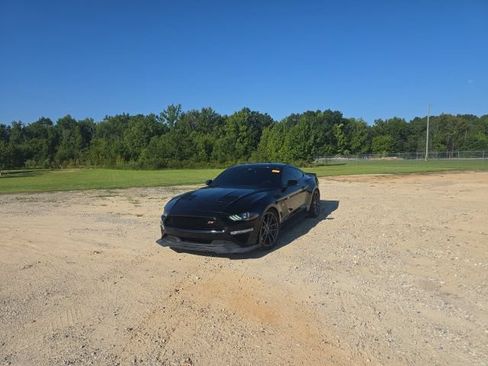 Used 2021 Ford Mustang GT Premium w/ GT Performance Package RWD image 2