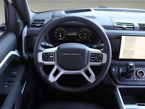 New 2025 Land Rover Defender 130 X-Dynamic SE image 15