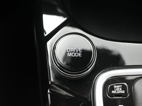 Used 2025 Kia Seltos SX w/ SX Sunroof Package image 25