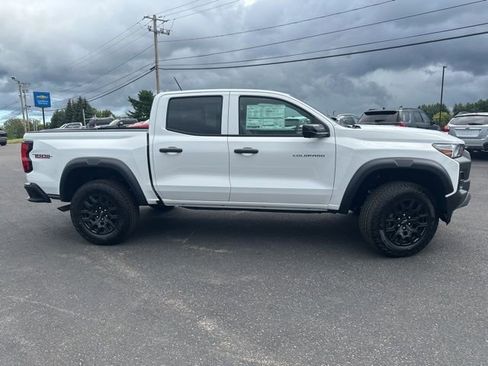 New 2026 Chevrolet Colorado Trail Boss AWD/4WD image 2