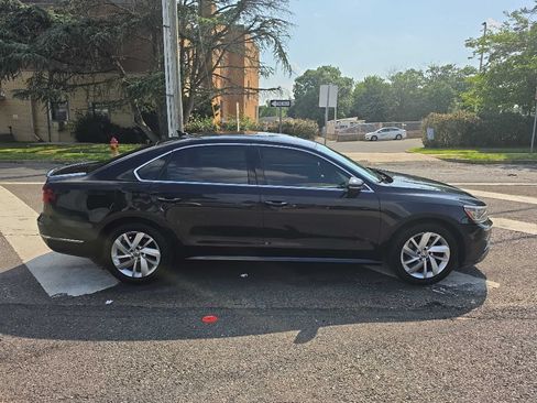 Used 2018 Volkswagen Passat 2.0T SE w/ SE Lighting Package FWD image 4