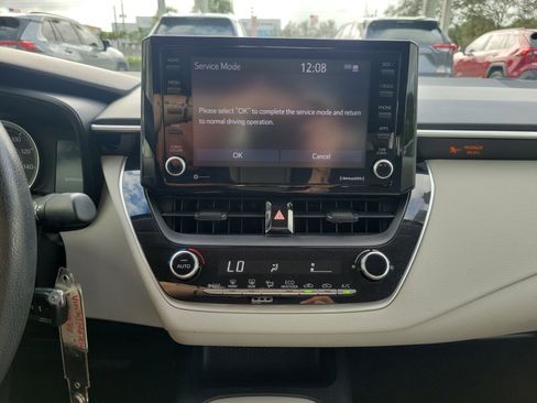 Used 2022 Toyota Corolla LE image 26