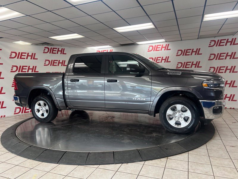 Used 2025 RAM 1500 Big Horn AWD/4WD image 4