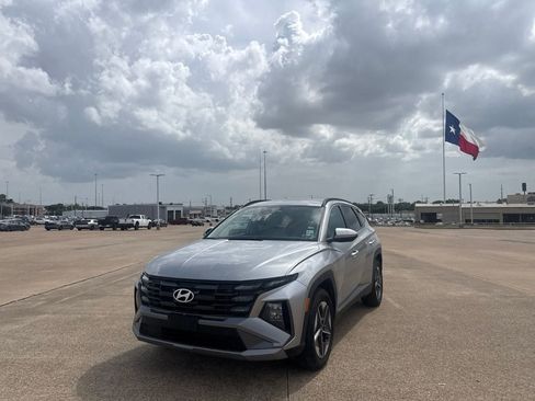 Used 2025 Hyundai Tucson SEL FWD image 7