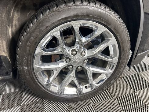 Used 2017 Cadillac Escalade ESV Premium Luxury image 6