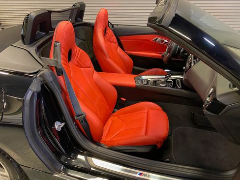 Used 2024 BMW Z4 sDrive30i w/ Premium Package image 32