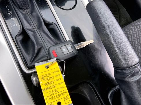 Used 2022 Mitsubishi Eclipse Cross LE FWD image 15