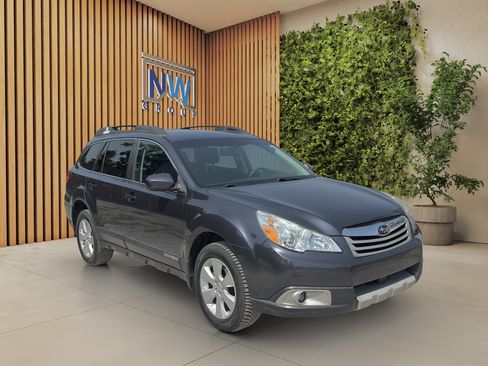 Used 2011 Subaru Outback 2.5i Premium AWD/4WD image 1