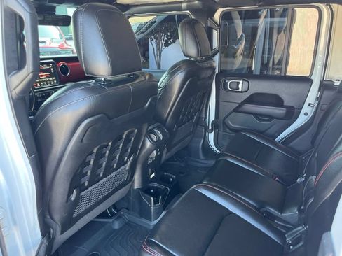Used 2021 Jeep Gladiator Rubicon AWD/4WD image 16
