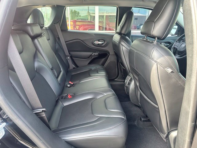 Used 2020 Jeep Cherokee Latitude Plus AWD/4WD image 18